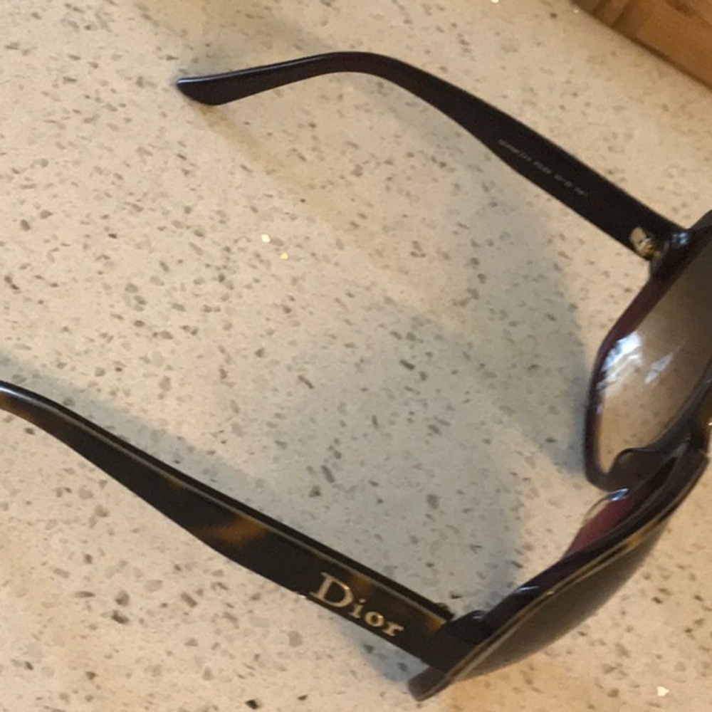 Dior Sunglass w/ Setup - Picture 5 of 13